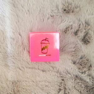 Jeffree Stars lip scrub
